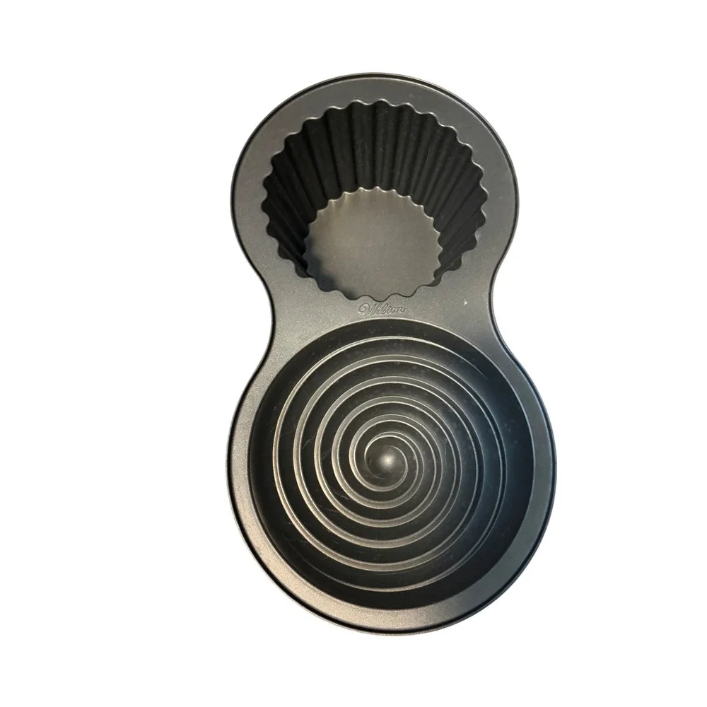 Wilton Giant Cupcake Pan Gray Non-Stick 3D Large Cake‎ Mold 2105-5038